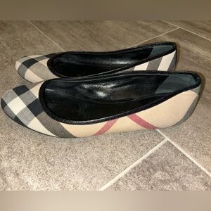Women’s Burberry Nova Check Ballet Flats Size 37 1/2 US 7 - 7.5 Black Leather